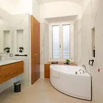 Luxe Escape Colosseo Roma